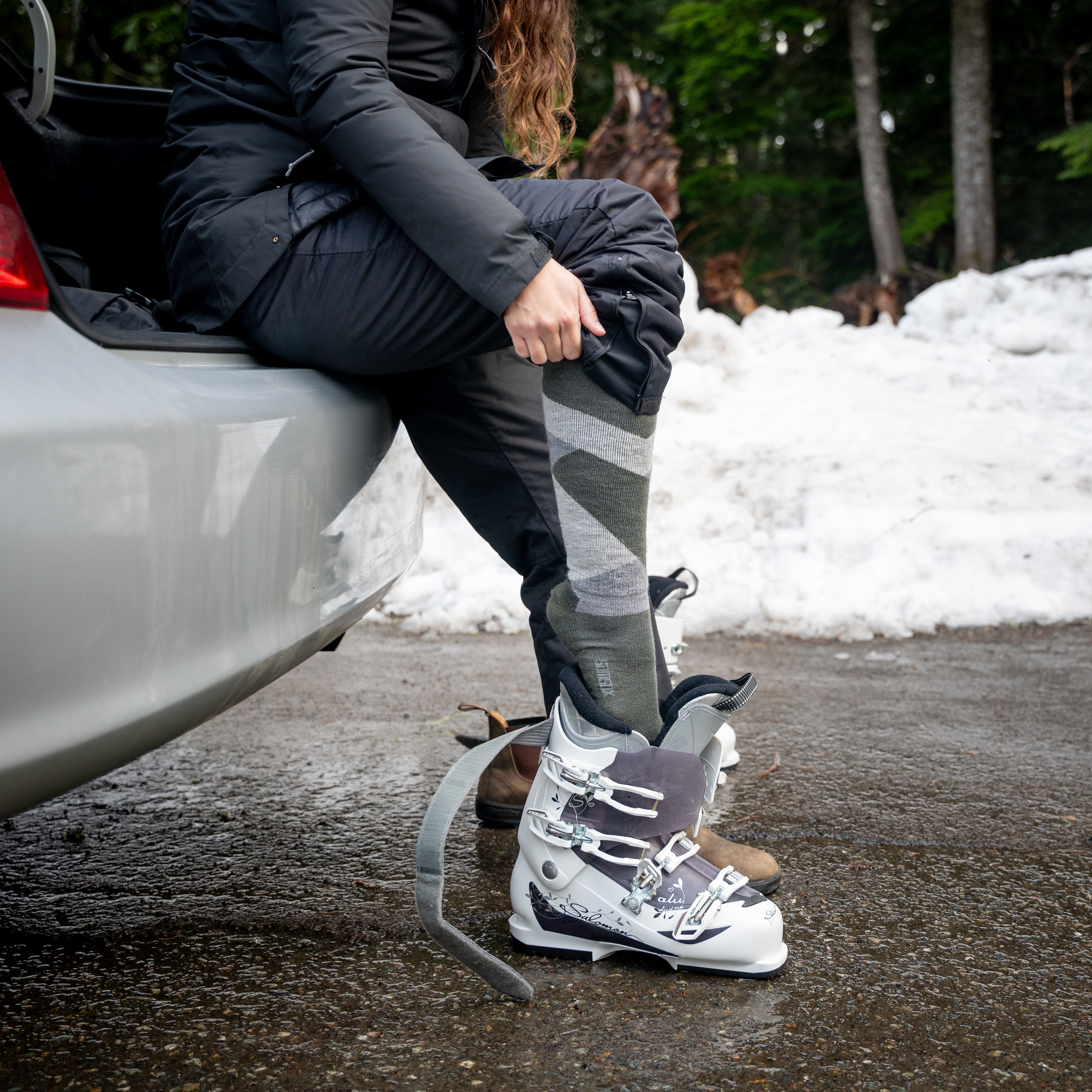 salomon divine ski socks Loveland Midweight Merino Wool Ski & Snowboard Socks (Over the Calf, 1