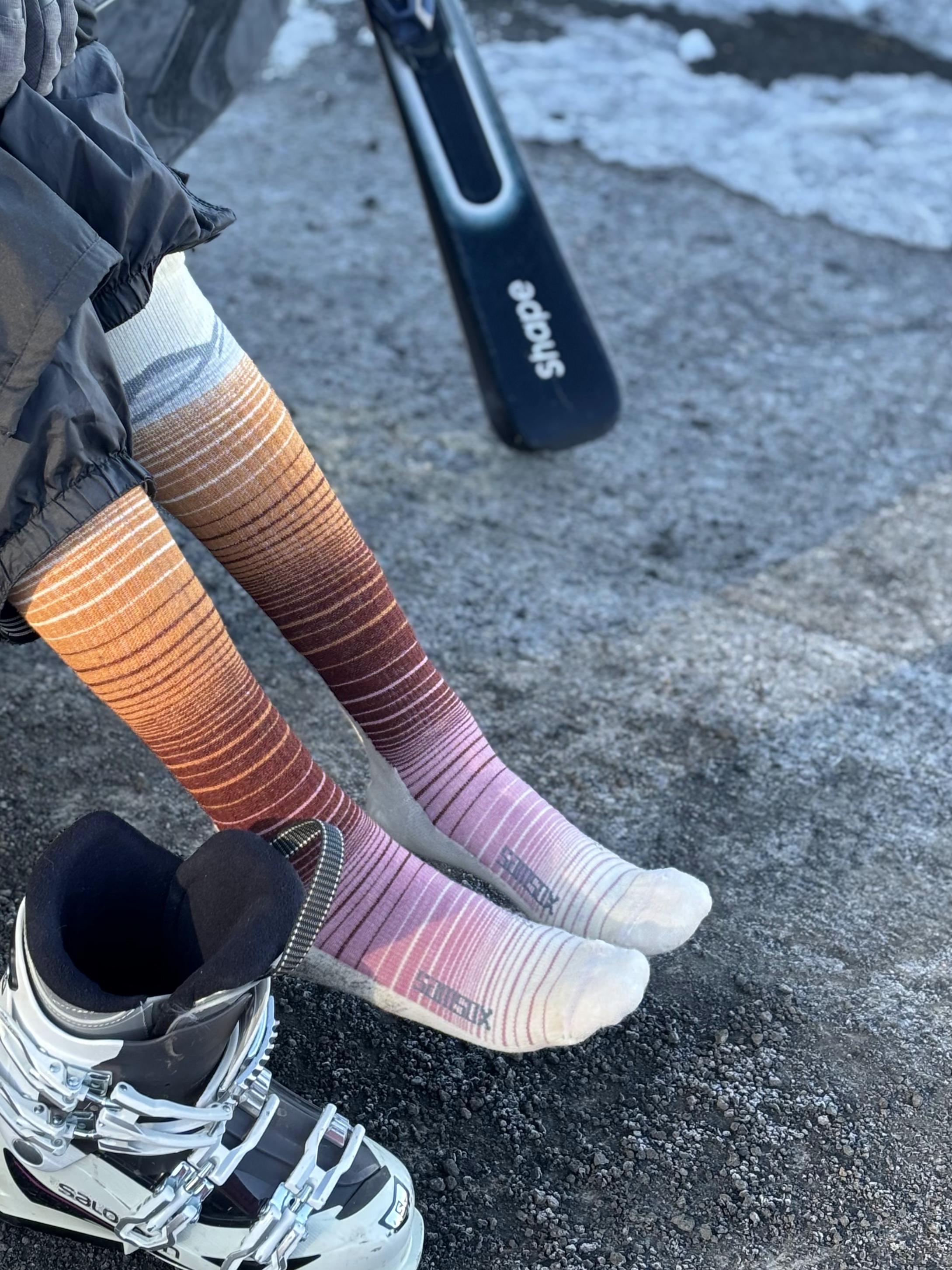 Skyland Lightweight Merino Wool Ski & Snowboard Socks (Over the Calf, 1 Pair)